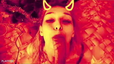 شیطاني hottie په حقیقت کې ښه fucked ترلاسه کوي او د هغې په آس باندې کمیږي