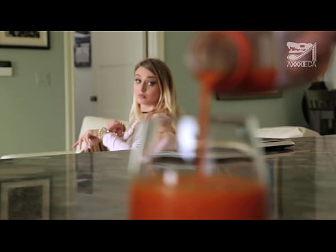 ❤️ ګرمه نجلۍ د لویو ټوټو او سخت بلی سره له لاسه ورکوونکي څخه چرګ ترلاسه کوي، مګر ډیر سخت ❤❌  مقعد ویډیو